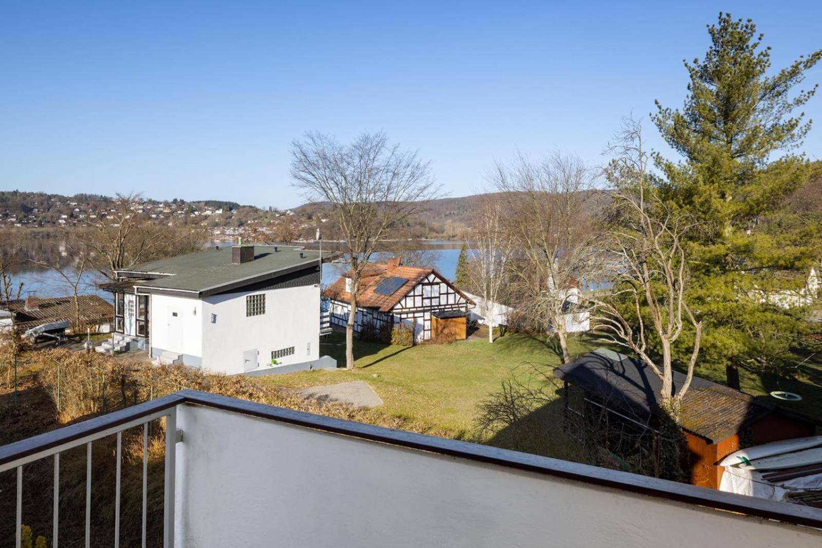 Gemutliche 93M2Fewo Mit 2 Schlafzimmern Und Seitlichem Seeblick Vom Balkon Scheid  Kültér fotó